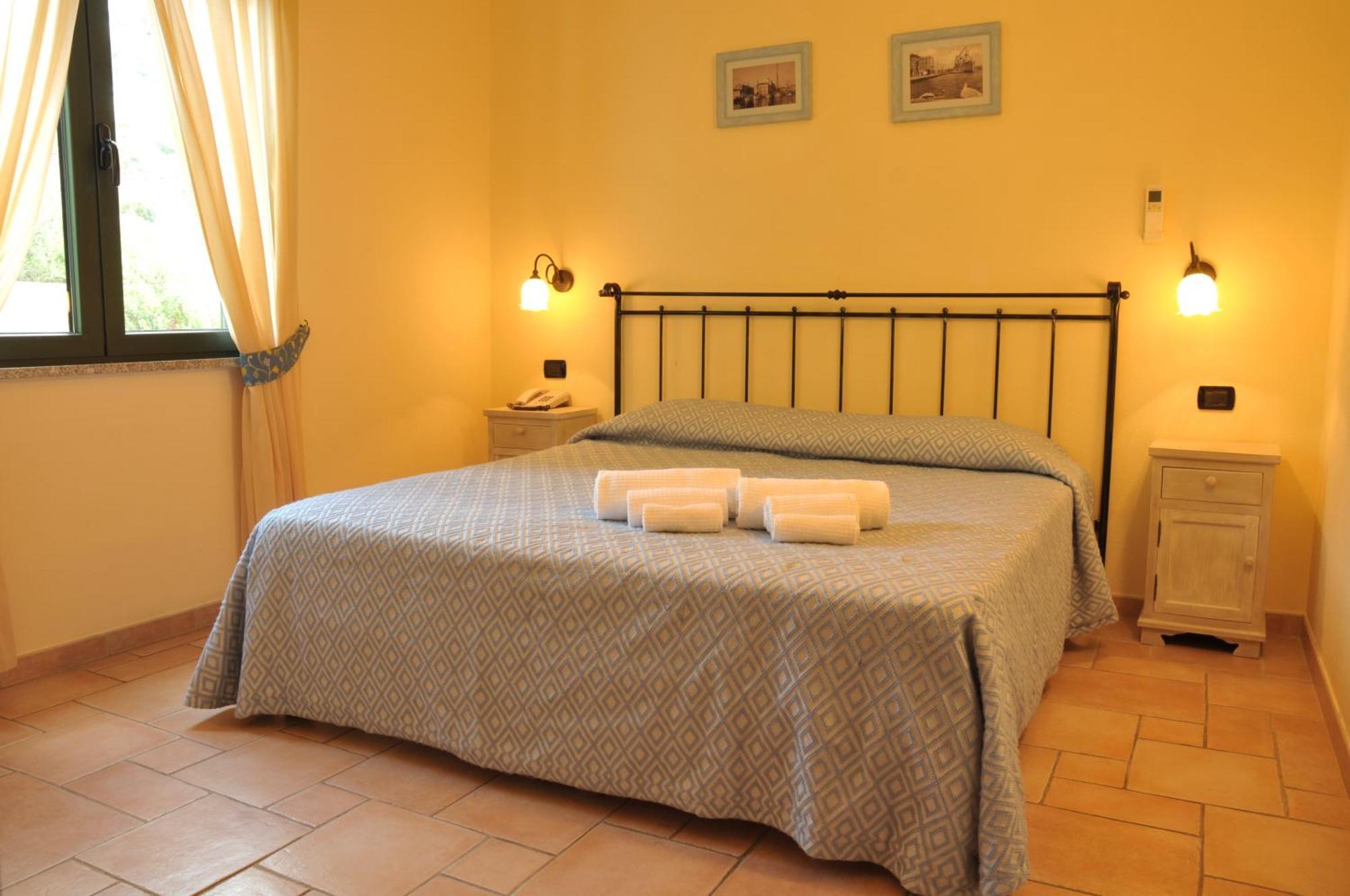 Hotel Villa Del Parco La Maddalena  Exterior foto